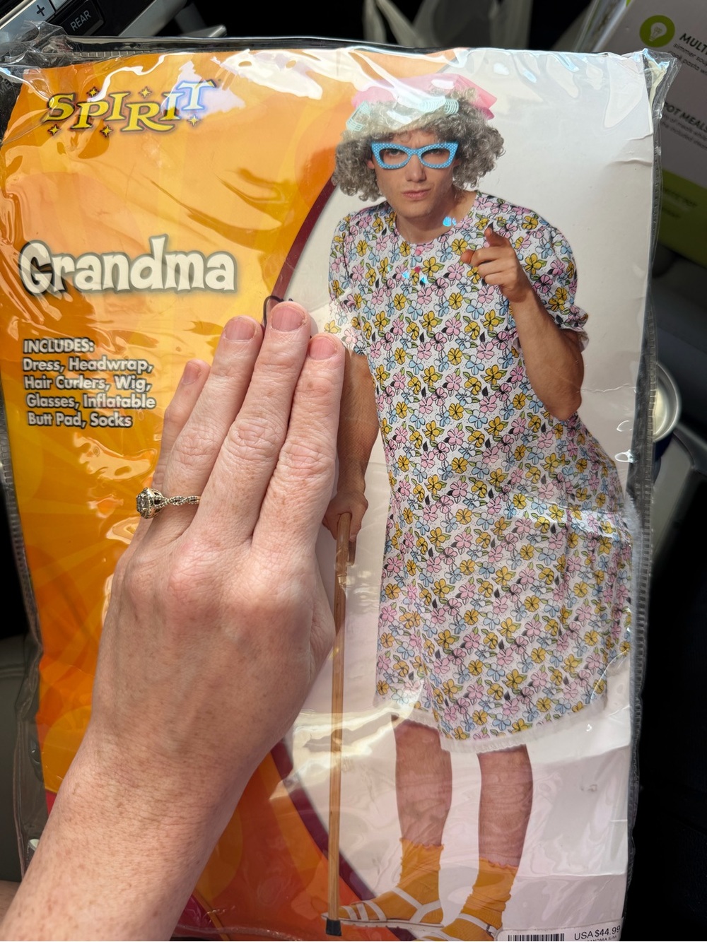 Men’s grandma Halloween costume